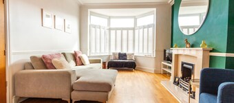 Charming Getaway: 3BR Home in the Heart of Chester
