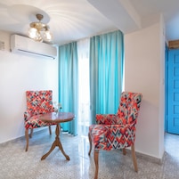 PRUVA - Deluxe Room, Courtyard View | Zona de estar