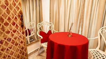 PRUVA - Deluxe Room, Courtyard View
