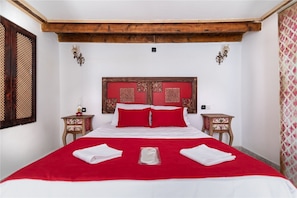 VELENA - Deluxe Room, Courtyard View