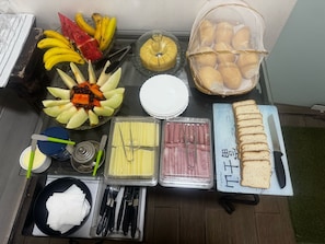 Free daily buffet breakfast