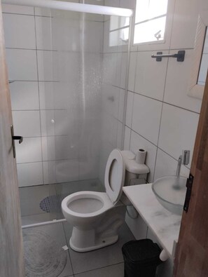 Doccia, set di cortesia gratuito, asciugamani, sapone