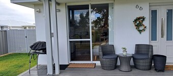 Self-Contained Studio in Kealy, Vasse – Private, Modern & Central- Vasse Apartment