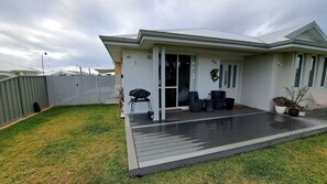 Exterior - Self-Contained Studio in Kealy, Vasse – Private, Modern & Central- Vasse Apartment (Vasse)