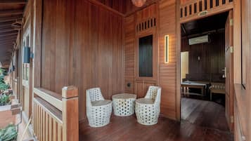 Standard Room, Balcony, Pool View | Balcony