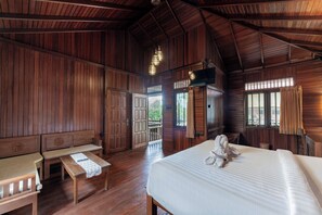 Minibar, desk, iron/ironing board, free WiFi - Wood Village Nusa Dua Bali (Kutuh)