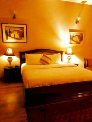 Habitación doble Deluxe | Insonorización, tabla de planchar con plancha y wifi gratis 