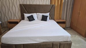 Habitación doble Deluxe | Insonorización, tabla de planchar con plancha y wifi gratis 