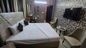 Deluxe tweepersoonskamer | Geluiddichte muren, een strijkplank/strijkijzer, gratis wifi