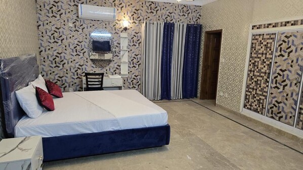 Deluxe tweepersoonskamer | Geluiddichte muren, een strijkplank/strijkijzer, gratis wifi