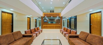 호텔 아난드 인 솔라푸르