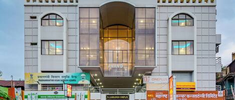 Fachada del alojamiento - Noche