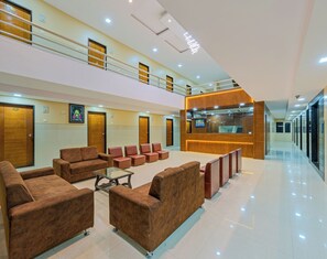Lobby sitting area - Hotel Anand Inn Solapur (Solapur)