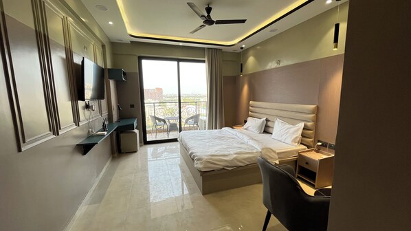 1 bedroom, WiFi - The Elite Luxe;Escape to our elegant hotel room in Lucknow. (Lucknow)