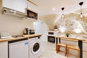 Apartment | Private kitchen | Toaster