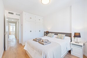 3 bedrooms, iron/ironing board, WiFi, bed sheets - Discover Malaga: Apartment with 3 bedrooms, 2 bathrooms, terrace and close to the center. (Málaga)