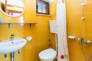 Apartment | Bathroom - Apartments Neve - Two-bedroom Apartment With Balcony and Sea View (Dubrovnik)