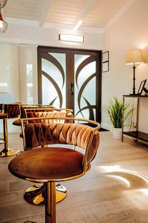 Interior - Bimini Bliss: Waterfront Pool Retreat By Dream Vacation (Fort Lauderdale)