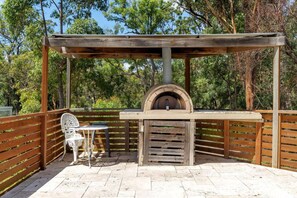 Outdoor dining - 100 Acres of bush, rainforest, creeks (Kangaroo Valley)