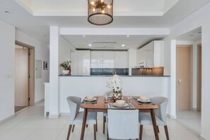 Dining - Mada Residence Tower 806 (Dubai)