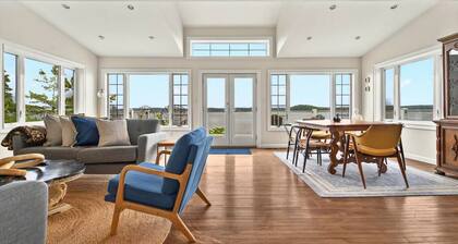 Waterfront Saratoga Lake House