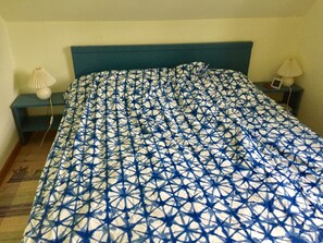 2 bedrooms, iron/ironing board, travel crib, free WiFi