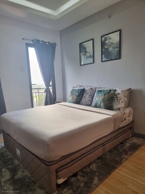 1 slaapkamer, een strijkplank/strijkijzer, wifi, beddengoed