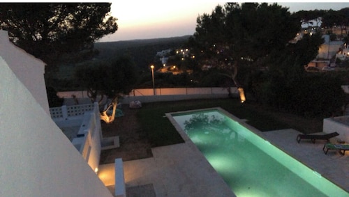 villa  de 6 chambres pour 8 /9 personnes maximum