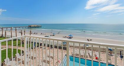 Toes in Tide at the Aruba - Pool open!
