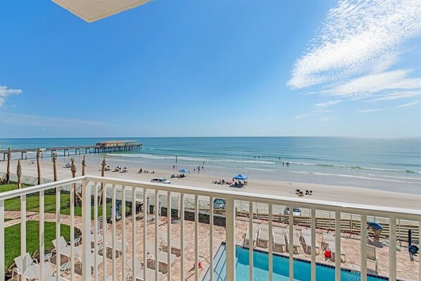 Property grounds - Toes in Tide at the Aruba - Pool open! (Daytona Beach)