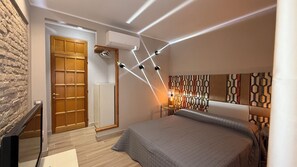 2 bedrooms, iron/ironing board, travel cot, free WiFi
