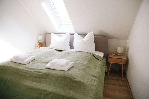1 bedroom, WiFi, bed sheets