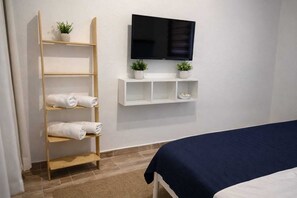 Habitación doble | Escritorio, espacio para trabajar con laptop y wifi gratis 