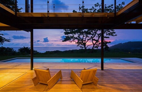 Ocean & Jungle Views, 5-Min Walk to Playa Hermosa Beach, Sleeps 6, Concierge!