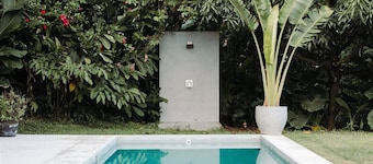 Ocean & Jungle Views, 5-Min Walk to Playa Hermosa Beach, Sleeps 6, Concierge!