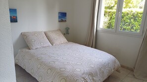 3 chambres, fer et planche à repasser, lit parapluie, Wi-Fi gratuit