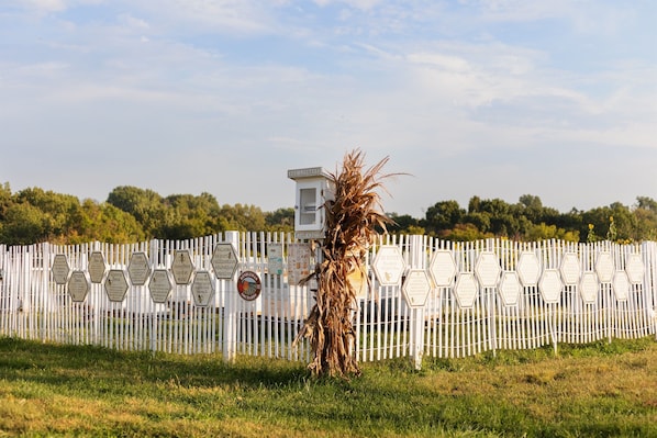 المنطقة المحيطة بالمنشأة