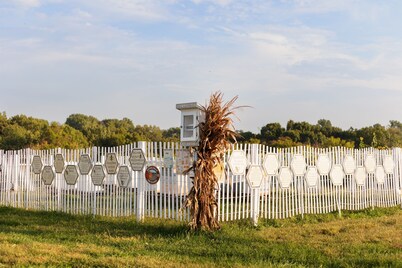 Historic Farm Cottage on 800-Acre Orchard