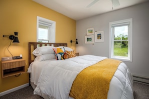 2 bedrooms, iron/ironing board, travel cot, free WiFi