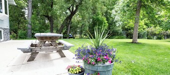 A comfortable two-bedroom, one-bathroom private apartment with two private entries on the UPPER LEVEL of a lovely ranch-style home on the banks of picturesque Little Goose Creek.