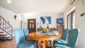 Unclassified image, 4 of 27, button - Stunning private villa for 6 people with A/C, WIFI, TV, terrace and pets allowed (Cesarica)