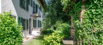 Beautiful private villa for 7 guests with TV, balcony and parking