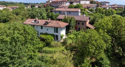 Schönes alleinstehendes Ferienhaus für 7 Gäste mit TV und Balkon