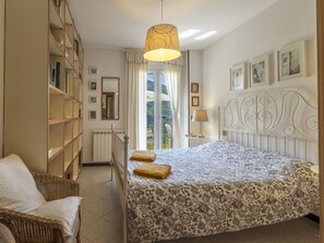 6 habitaciones, cuna de viaje y wifi gratis