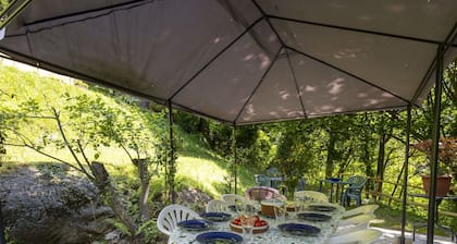 Maison de vacances privée avec WIFI, piscine privée, TV, patio, animaux admis, parking