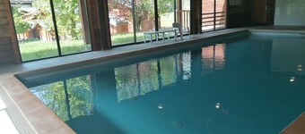 CHALET CARIBOU 74 AVEC PISCINE CHAUFFEE 4/6 PERSONNES