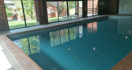 CHALET CARIBOU 74 WITH HEATED POOL SLEEPS 4/6