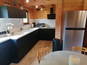 Micro-ondes, four, plaque de cuisson, lave-vaisselle