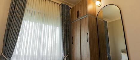 Apartamento Confort | Escritorio y espacio para trabajar con un portátil