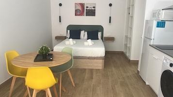 Espacio para trabajar con laptop y wifi gratis